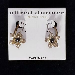 Vintage Alfred Dunner silver flower dangle earrings